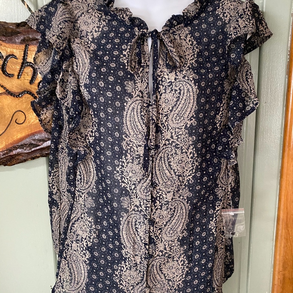 Adorable Paisley Blouse - Picture 3 of 6